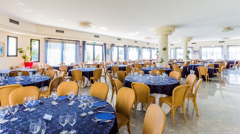 Imagen del bar/restaurante del Hotel Grand Selinunte. Foto 3