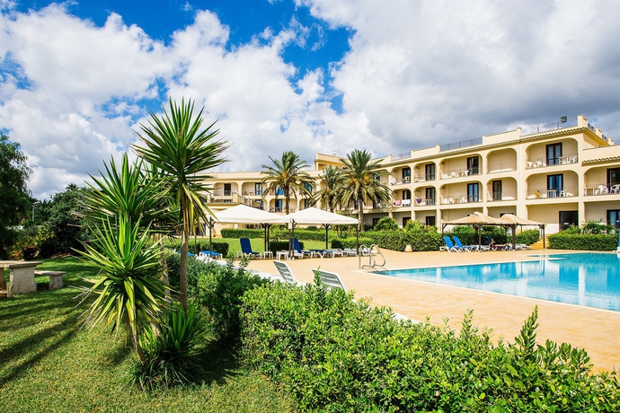 Imagen de la piscina del Hotel Grand Selinunte. Foto 8
