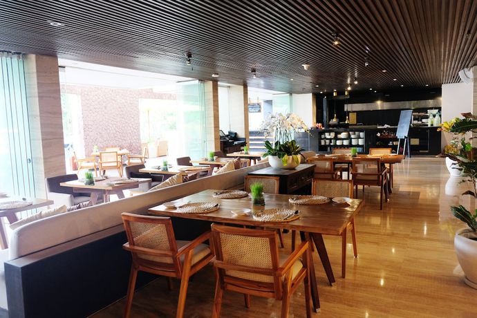 Imagen del bar/restaurante del Hotel Grand Seminyak - Lifestyle Boutique Bali Resort. Foto 6