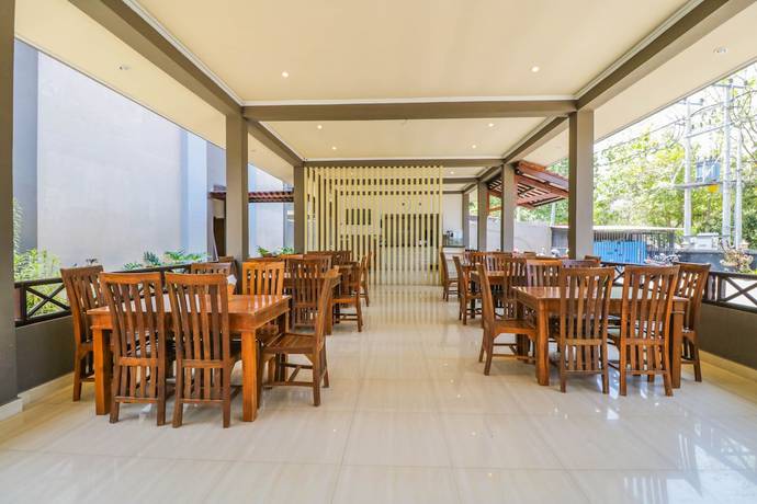 Imagen del bar/restaurante del Hotel Grand Senggigi. Foto 4