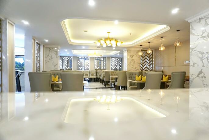 Imagen del bar/restaurante del Hotel Grand Senyum. Foto 17