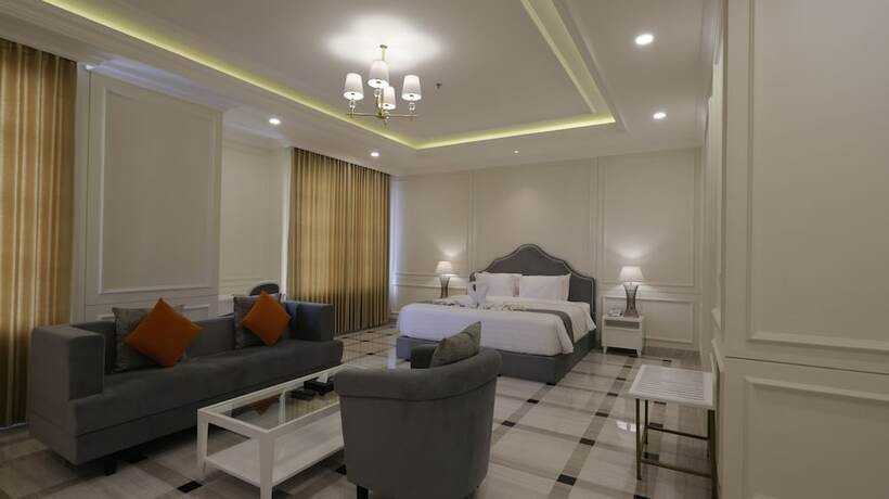 Imagen general del Hotel Grand Senyum. Foto 8