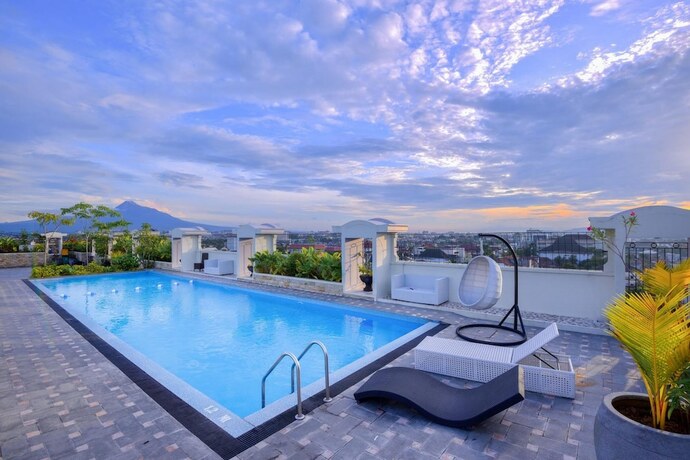 Imagen general del Hotel Grand Senyum. Foto 9