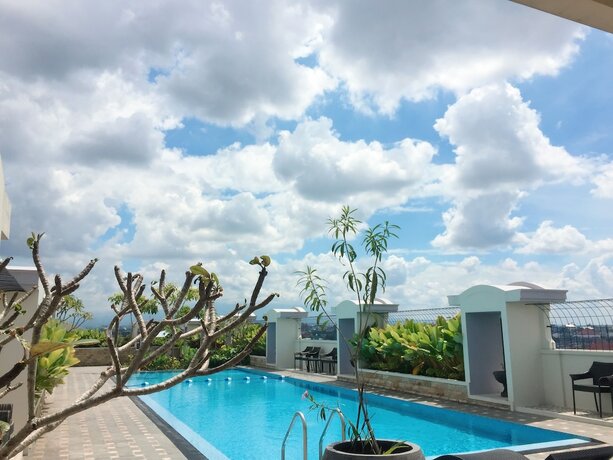 Imagen general del Hotel Grand Senyum. Foto 12