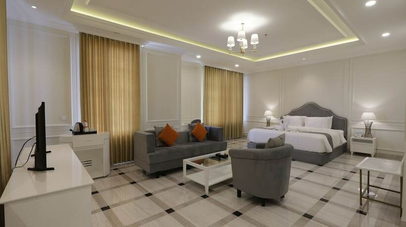 Imagen general del Hotel Grand Senyum. Foto 16