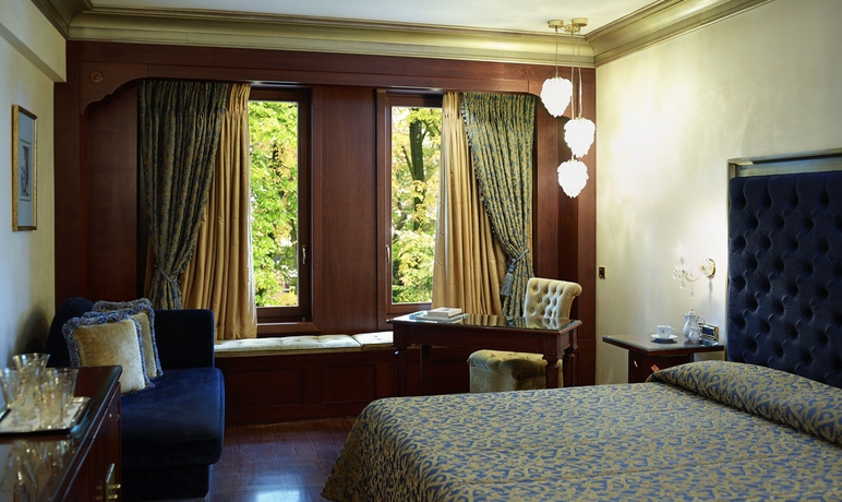 Imagen de la habitación del Hotel Grand Serai Congress and Spa. Foto 9