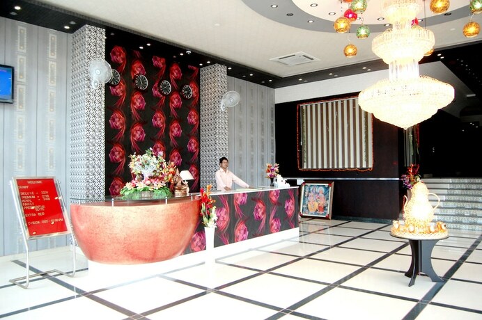 Imagen de los interiores del Hotel Grand Shiva. Foto 35