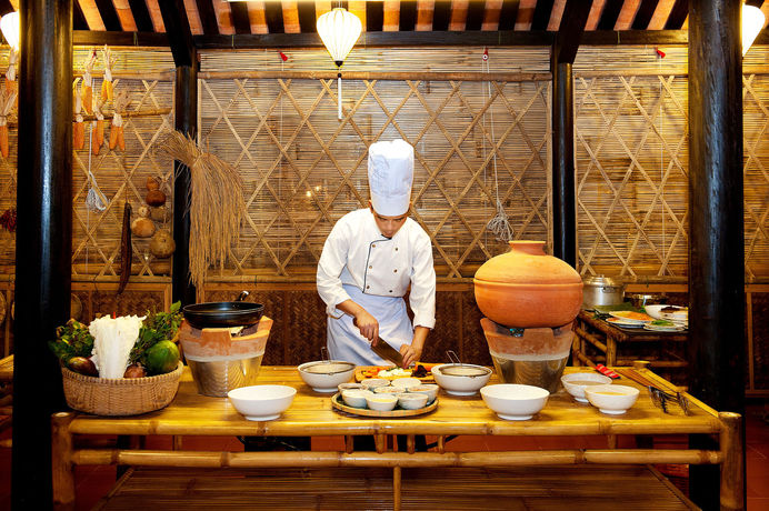 Imagen del bar/restaurante del Hotel Grand Signature Resort Hoi An by M Village. Foto 3