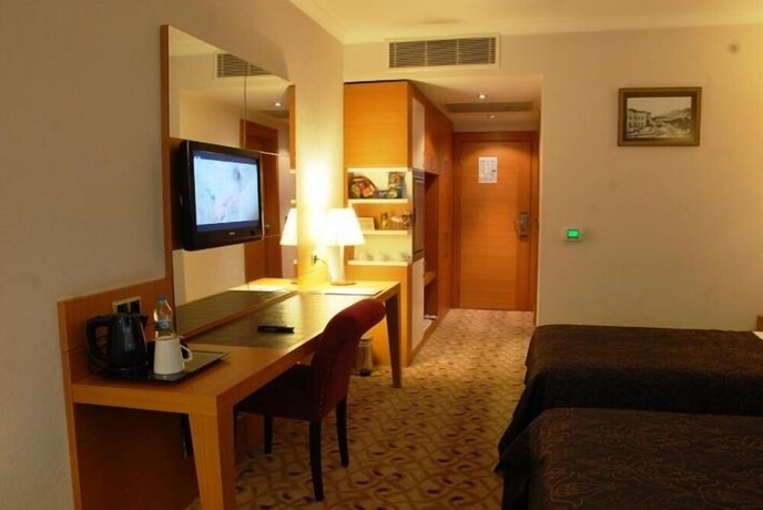 Imagen de la habitación del Hotel Grand Simay. Foto 4