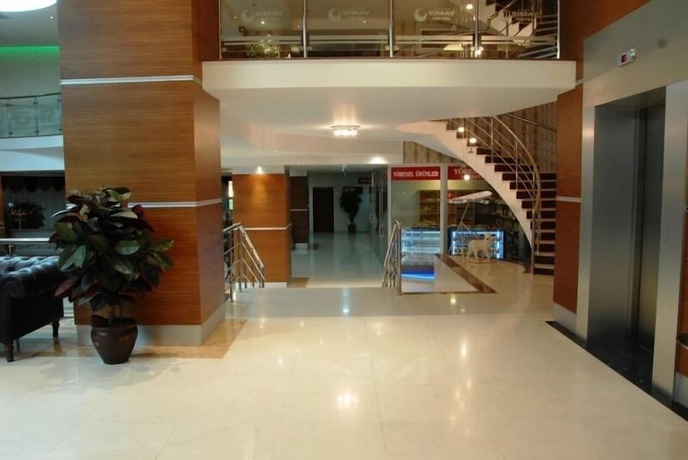 Imagen de los interiores del Hotel Grand Simay. Foto 20