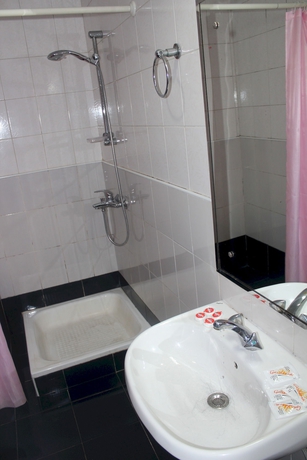 Imagen de la habitación del Hotel Grand Sina. Foto 11