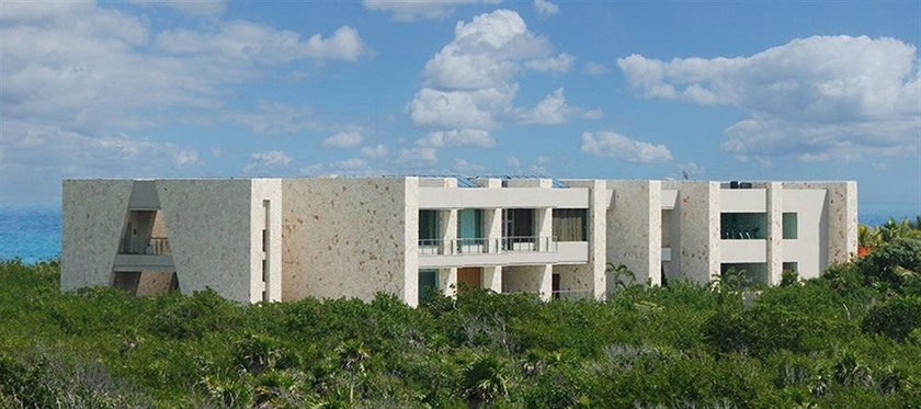Imagen de los exteriores del Hotel Grand Sirenis Mayan Beach. Foto 4