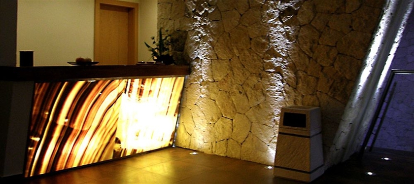 Imagen de los interiores del Hotel Grand Sirenis Mayan Beach. Foto 8
