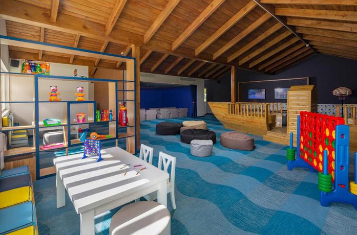 Imagen de los interiores del Hotel Grand Sirenis Punta Cana Resort & Aquagames. Foto 22