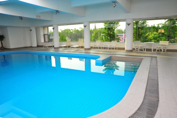 Imagen de la piscina del Hotel Grand Skylight Gardens Shanghai. Foto 14