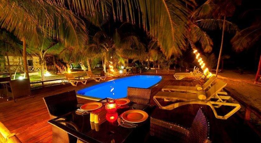 Imagen de la piscina del Hotel Grand Slam Fly Fishing Lodge. Foto 11