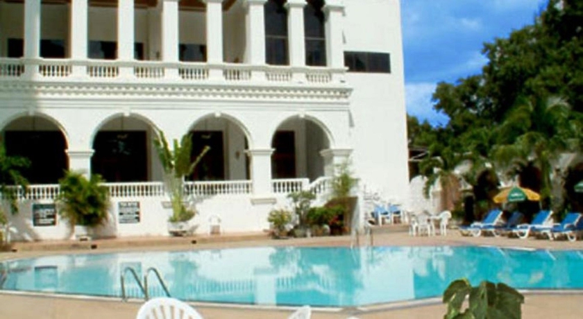 Imagen de la piscina del Hotel Grand Sole Beach. Foto 15