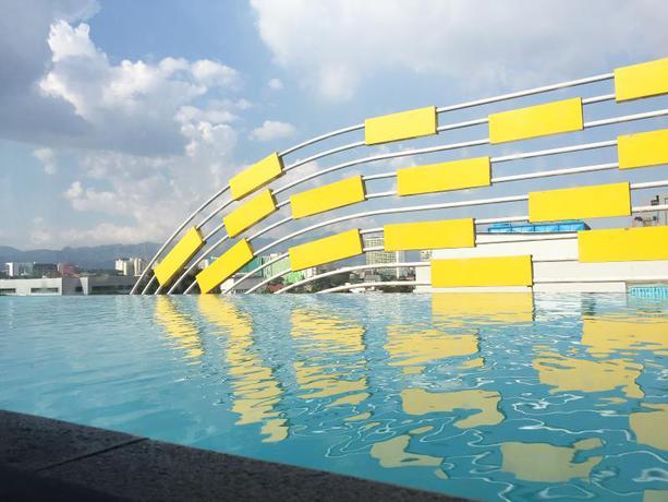 Imagen de la piscina del Hotel Grand Sovia Hotel. Foto 8