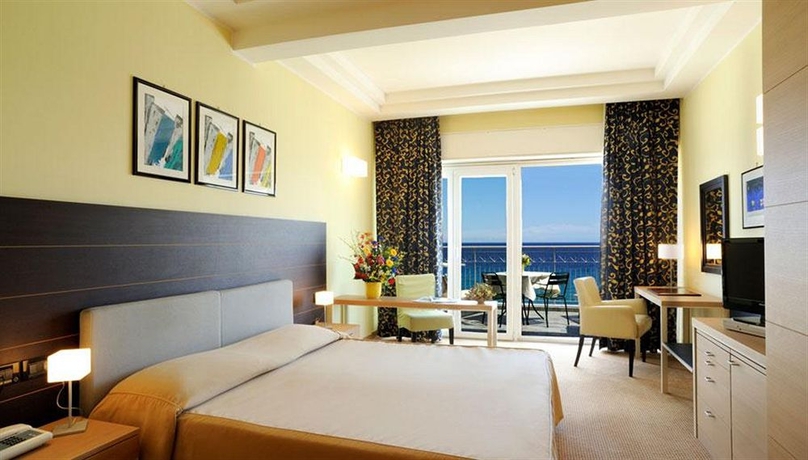 Imagen de la habitación del Hotel Grand Spiaggia. Foto 6