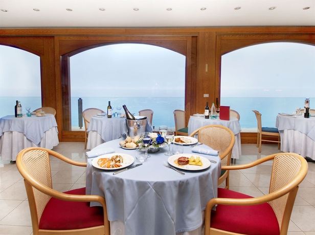 Imagen del bar/restaurante del Hotel Grand Spiaggia. Foto 3