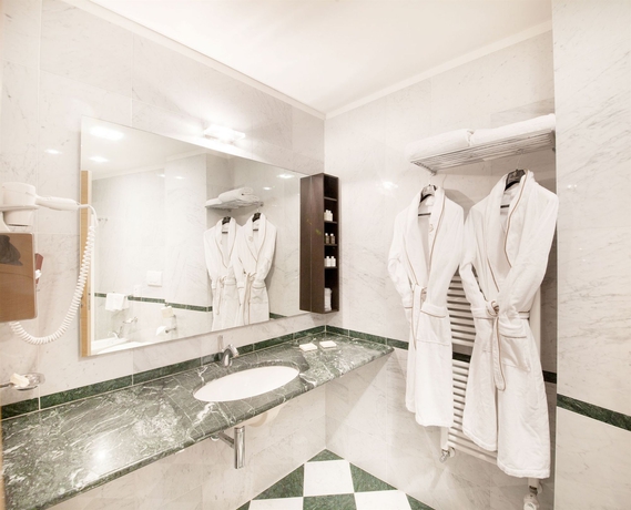 Imagen de la habitación del Hotel Grand Spiaggia. Foto 10