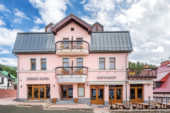 Imagen de los exteriores del Hotel Grand, Spindleruv Mlyn. Foto 15