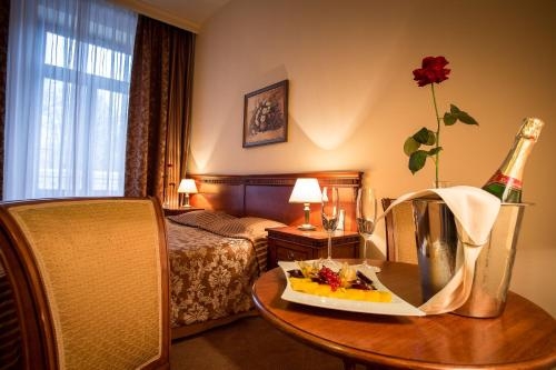 Imagen de la habitación del Hotel Grand Stamary Wellness and Spa. Foto 7