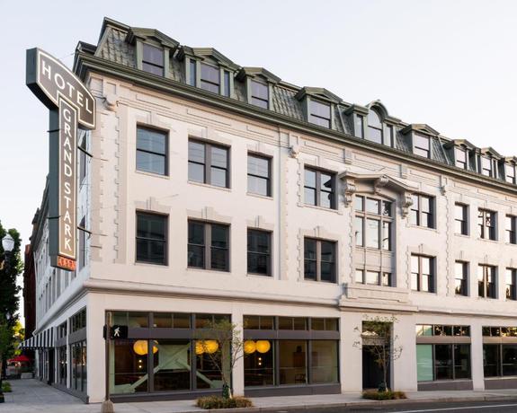 Imagen general del Hotel Grand Stark. Foto 2