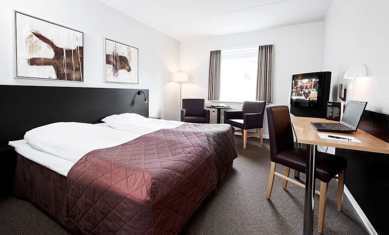 Imagen de la habitación del Hotel Grand Struer. Foto 8