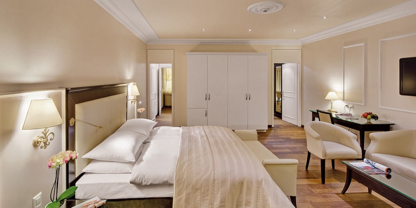 Imagen de la habitación del Hotel Grand Suisse Majestic, Autograph Collection. Foto 2