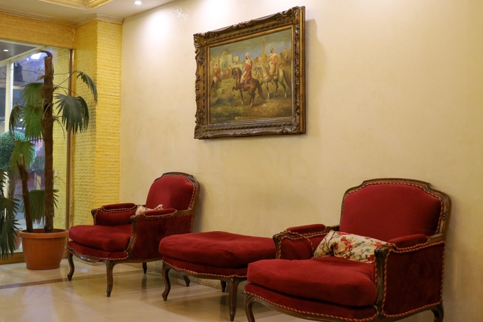 Imagen de los interiores del Hotel Grand Suites. Foto 18