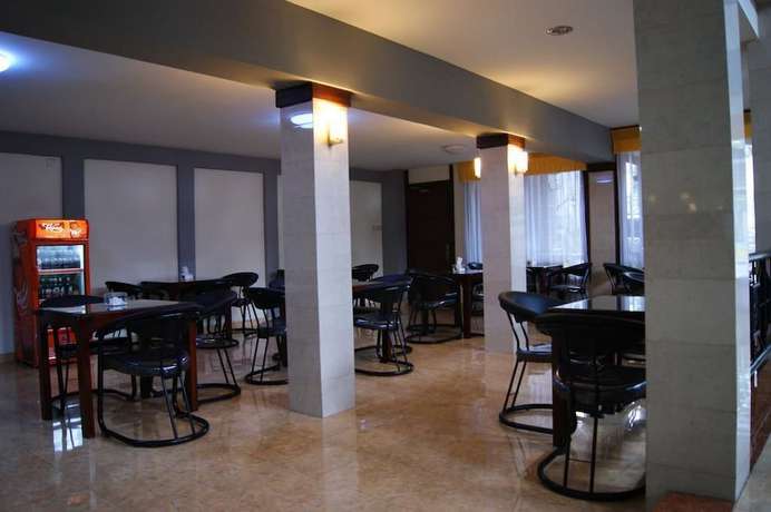 Imagen del bar/restaurante del Hotel Grand Sumatera. Foto 2