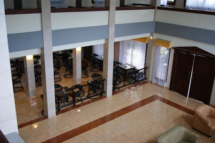 Imagen de los interiores del Hotel Grand Sumatera. Foto 11