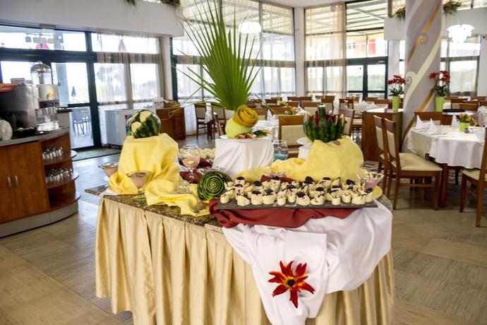 Imagen del bar/restaurante del Hotel Grand Sunny Beach. Foto 7