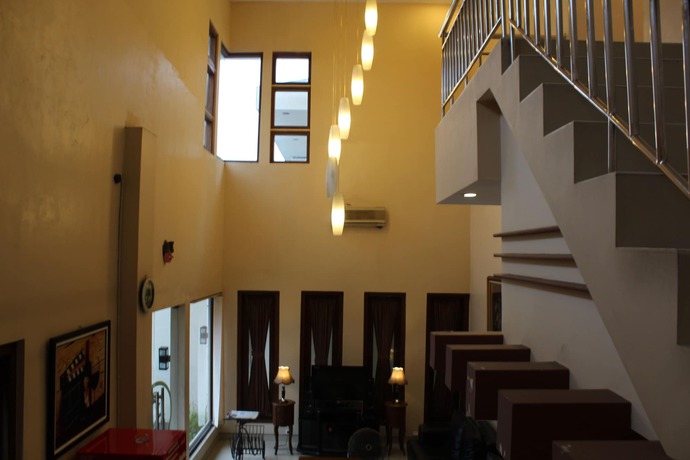 Imagen de los interiores del Hotel Grand Surya Yogyakarta. Foto 18