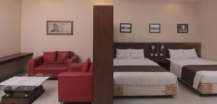 Imagen de la habitación del Hotel Grand Surya Yogyakarta. Foto 13