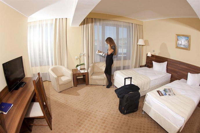 Imagen general del Hotel Grand, Targu-Mures. Foto 8