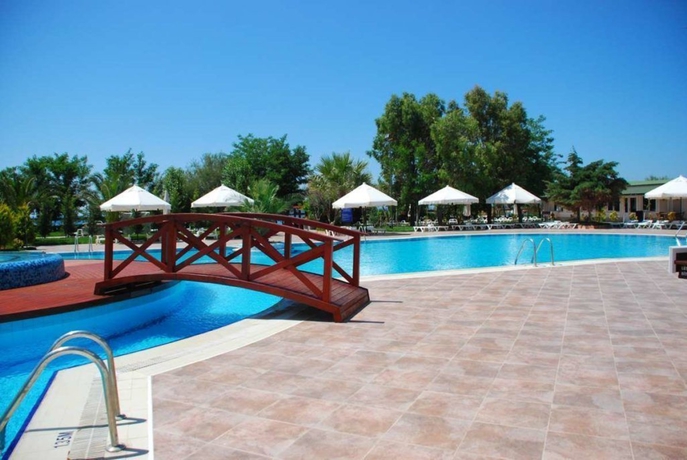 Imagen de la piscina del Hotel Grand Temizel. Foto 18