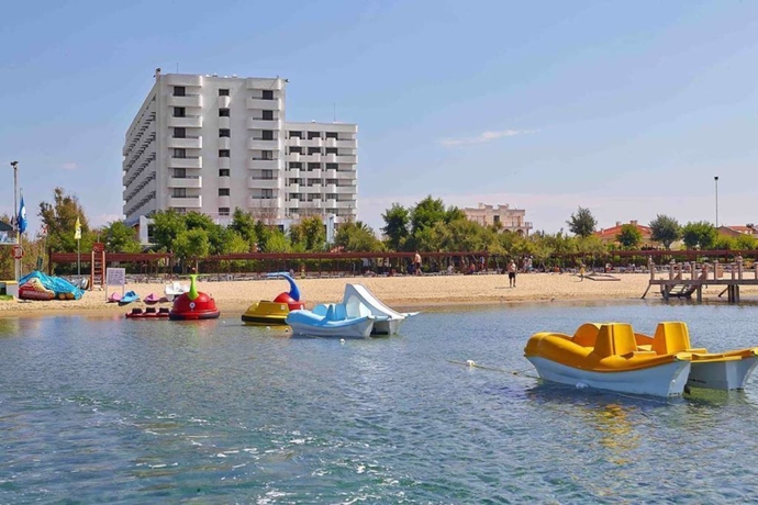 Imagen de los exteriores del Hotel Grand Temizel. Foto 8
