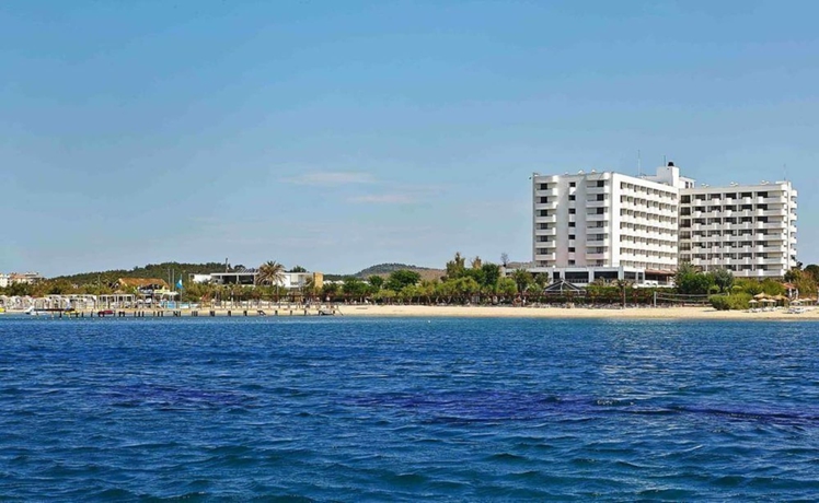 Imagen de los exteriores del Hotel Grand Temizel. Foto 9