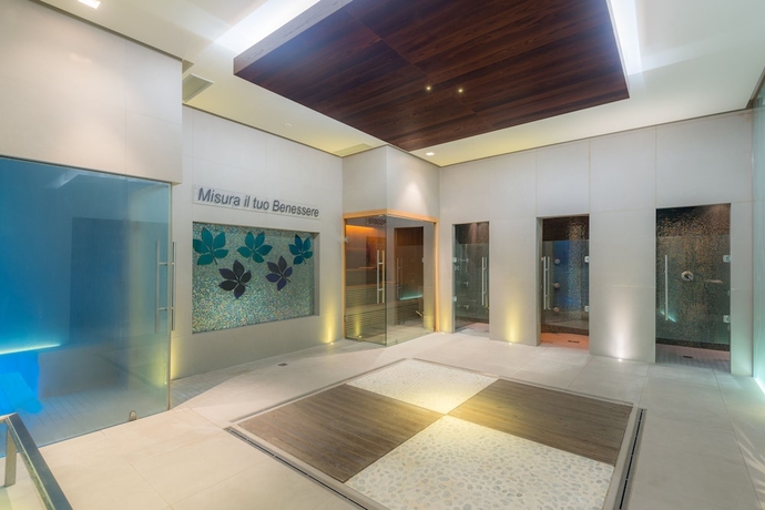 Imagen de la piscina del Hotel Grand Terme, Riolo Terme. Foto 18