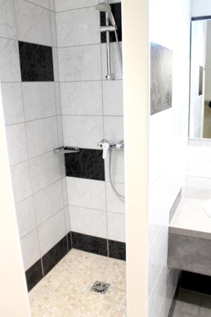 Imagen de la habitación del Hotel Grand Terminus Reine. Foto 18
