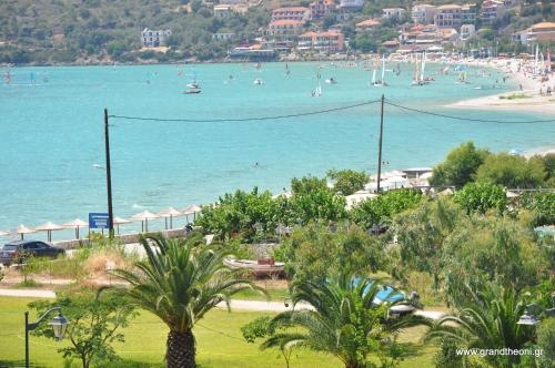 Imagen de la habitación del Hotel Grand Theoni. Foto 6