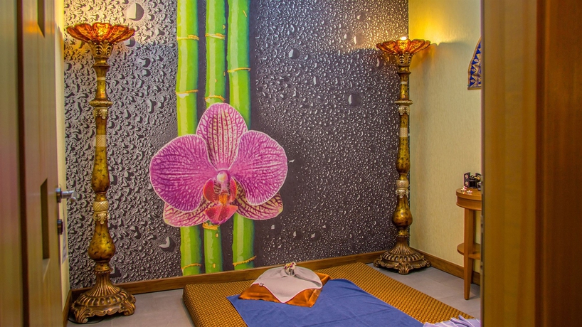 Imagen de los interiores del Hotel Grand Tien Shan. Foto 7