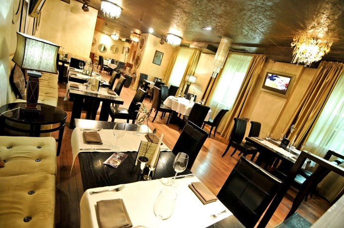 Imagen de los interiores del Hotel Grand Tien Shan. Foto 10