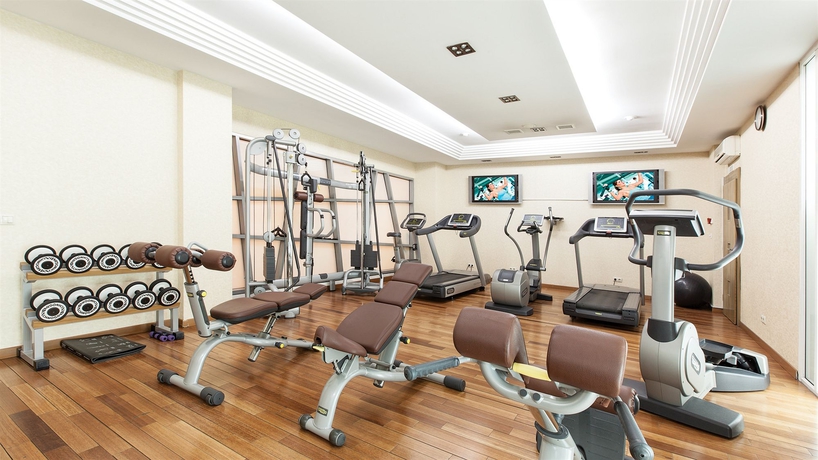 Imagen de los interiores del Hotel Grand Tien Shan. Foto 12