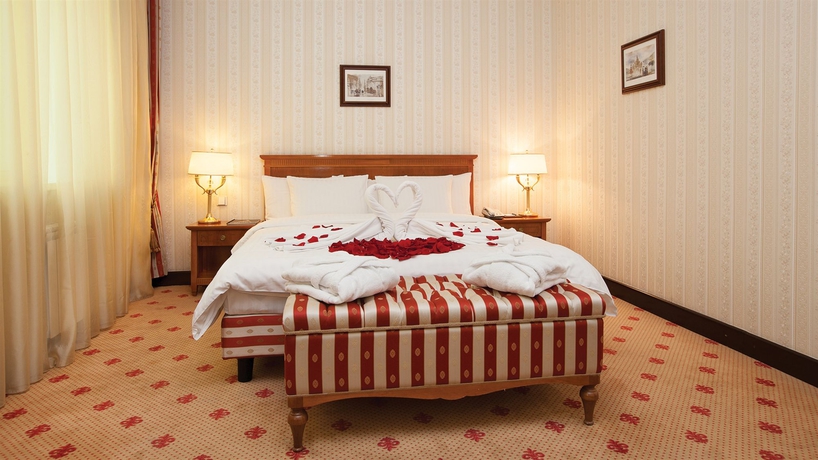 Imagen de los interiores del Hotel Grand Tien Shan. Foto 13