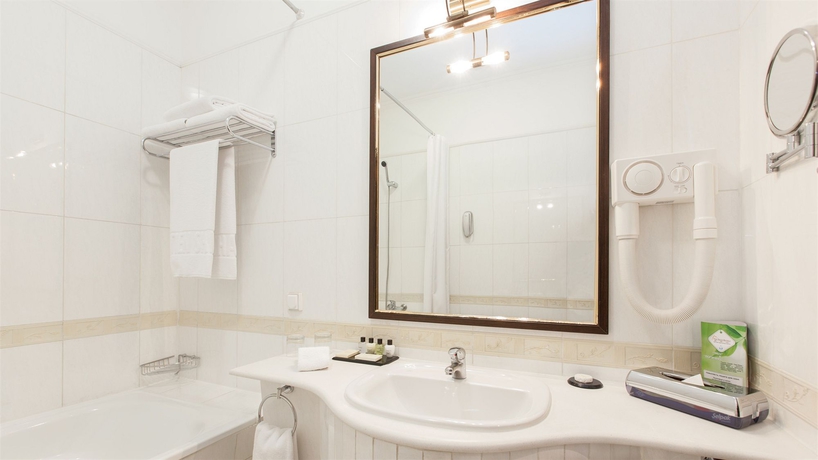 Imagen de la habitación del Hotel Grand Tien Shan. Foto 6