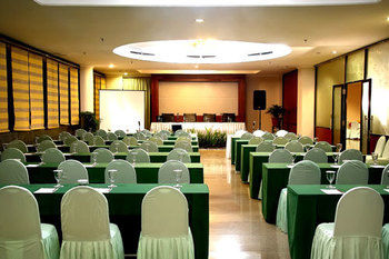 Imagen de los interiores del Hotel Grand Tiga Mustika. Foto 8