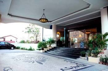 Imagen de los interiores del Hotel Grand Tiga Mustika. Foto 11
